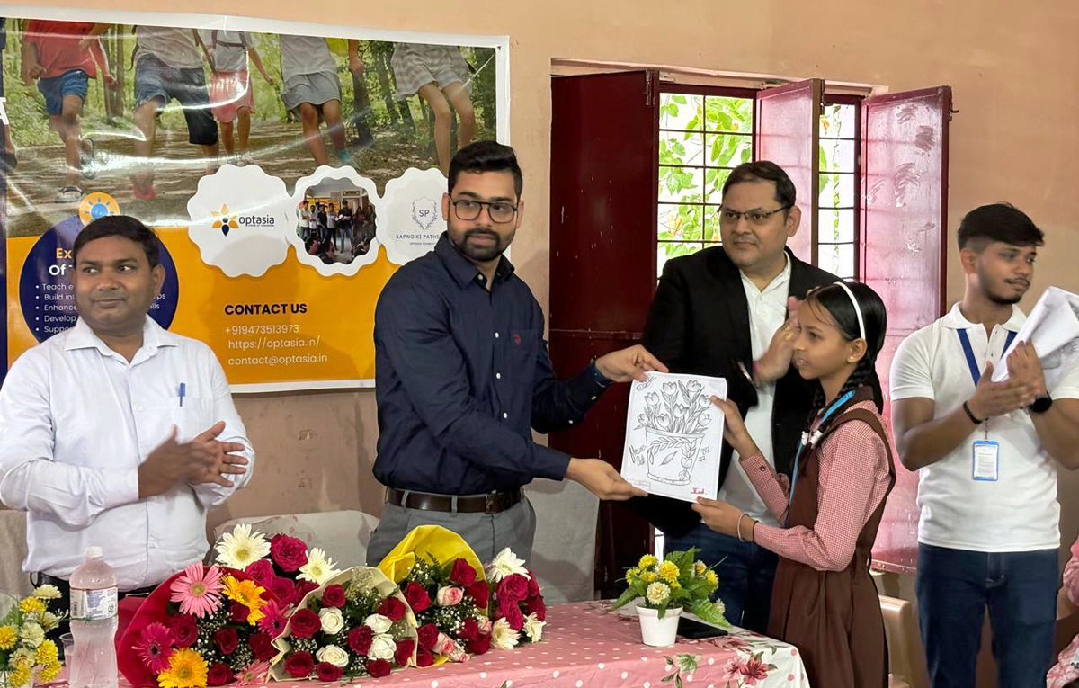 CdoBareilly's tweet photo. ऑप्टेशिया फाउंडेशन की महत्वाकांक्षी परियोजना “सपनों की पाठशाला” का उ०प्रा० विद्यालय डोहरा में मुख्य अतिथि के रूप में शुभारंभ किया I परियोजना की शुरुआत 50 स्कूलों से की गई है जिसका उद्देश्य ग्रामीण/शहरी इलाकों के छात्रों को गुणवत्ता युक्त शिक्षा प्रदान करना है। @basicshiksha_up https://t.co/V2PUYhCTys