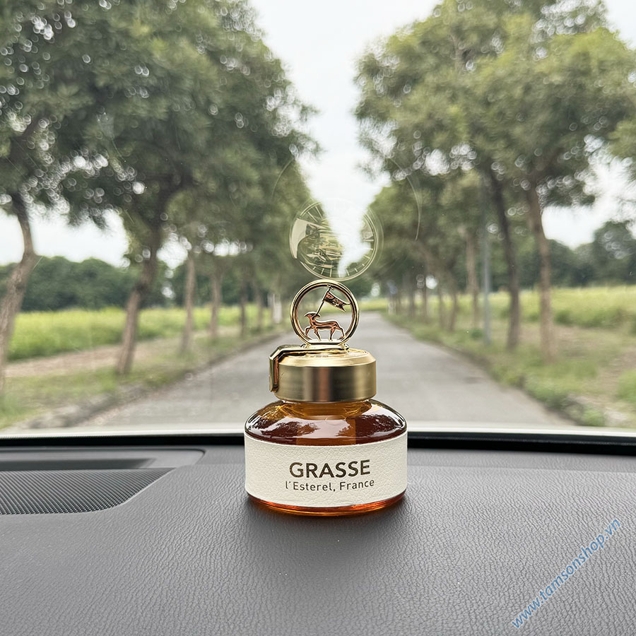 TamSonShop's tweet photo. Nước hoa Grasse mùi thơm tươi mát của hoa trắng và mùi hương xạ hương quyến rũ. Mang lại cảm giác tươi mới với một chút ngọt ngào dịu dàng. 
https://t.co/XvYjWRdtk8 https://t.co/pwaiDpHuFk
