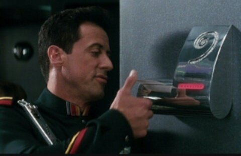 SpinellJoe's tweet image. John Spartan, multa de un crédito por acceder por segunda vez, a una web de contenido erótico.