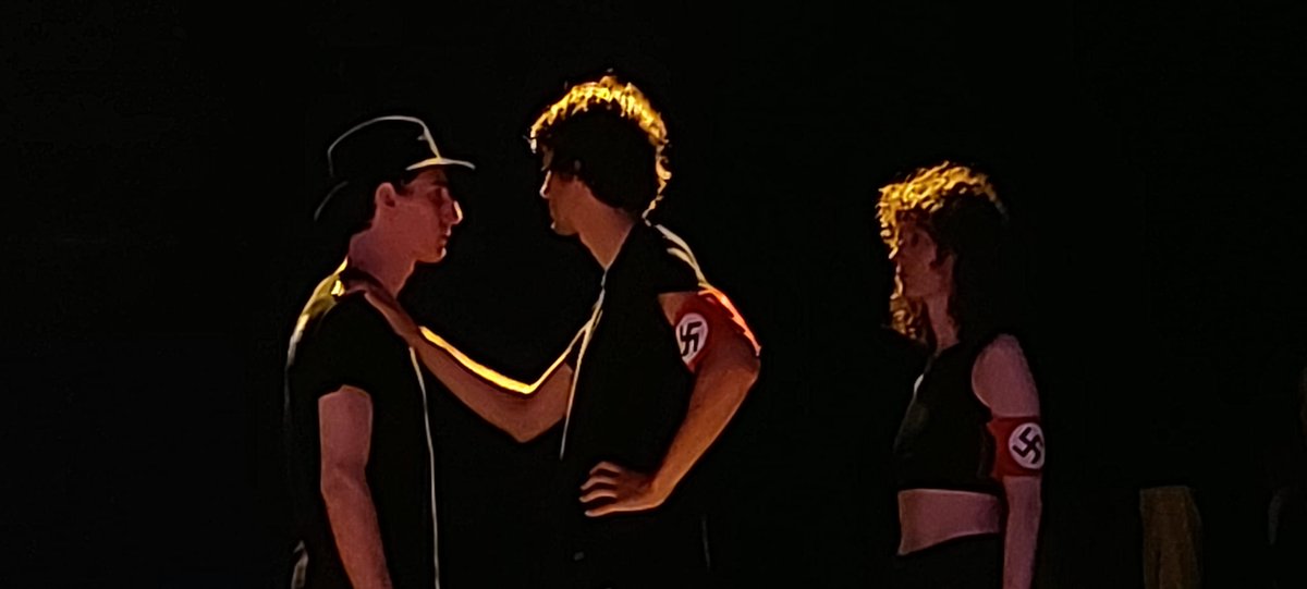 MathieuTouze's tweet photo. Première standing ovation pour Jean Moulin, le festival est lancé 🥳🎉 https://t.co/5UKynL2D4c