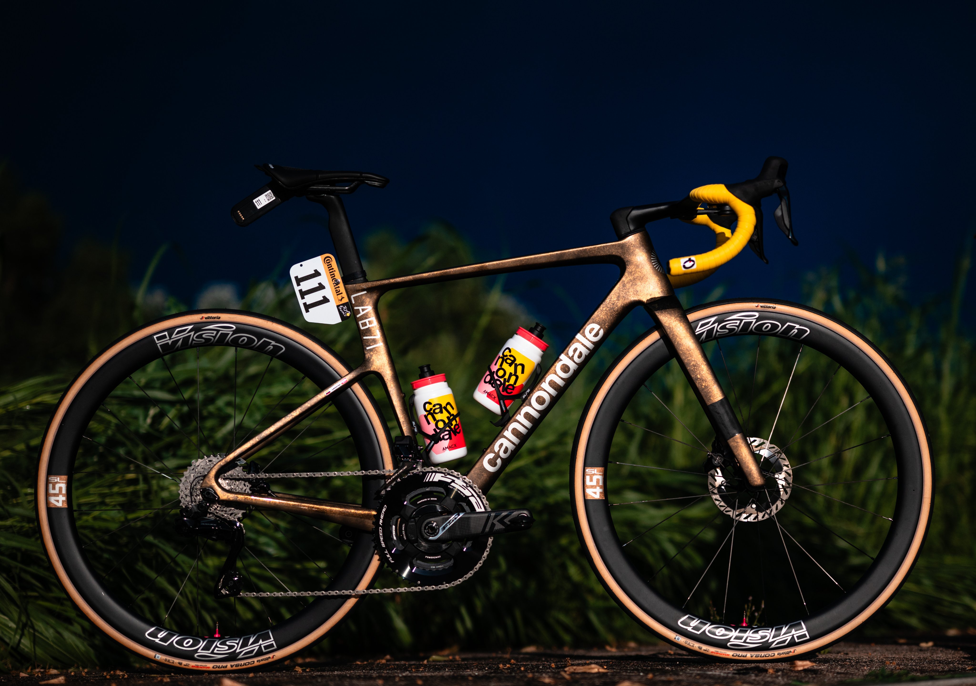 EF Pro Cycling on X A bike bursting with gold and yellow for our Tour de France leader Richard Carpaz s bike check https t awgd8A5NWM TdF2024 https t 76xh4nPRmd X