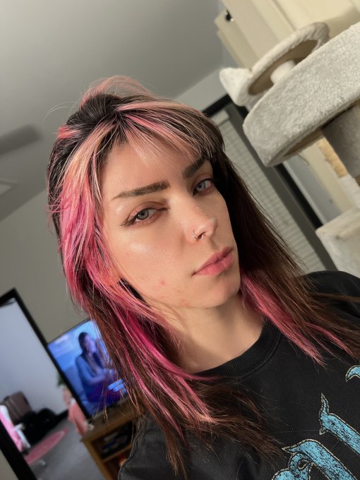 Satsuki brows are INTENSE. all i think is FLCL &ldquo;eyebrows&hellip;&rdquo; 😭😭 https://t.co/GeG4eMjCwf