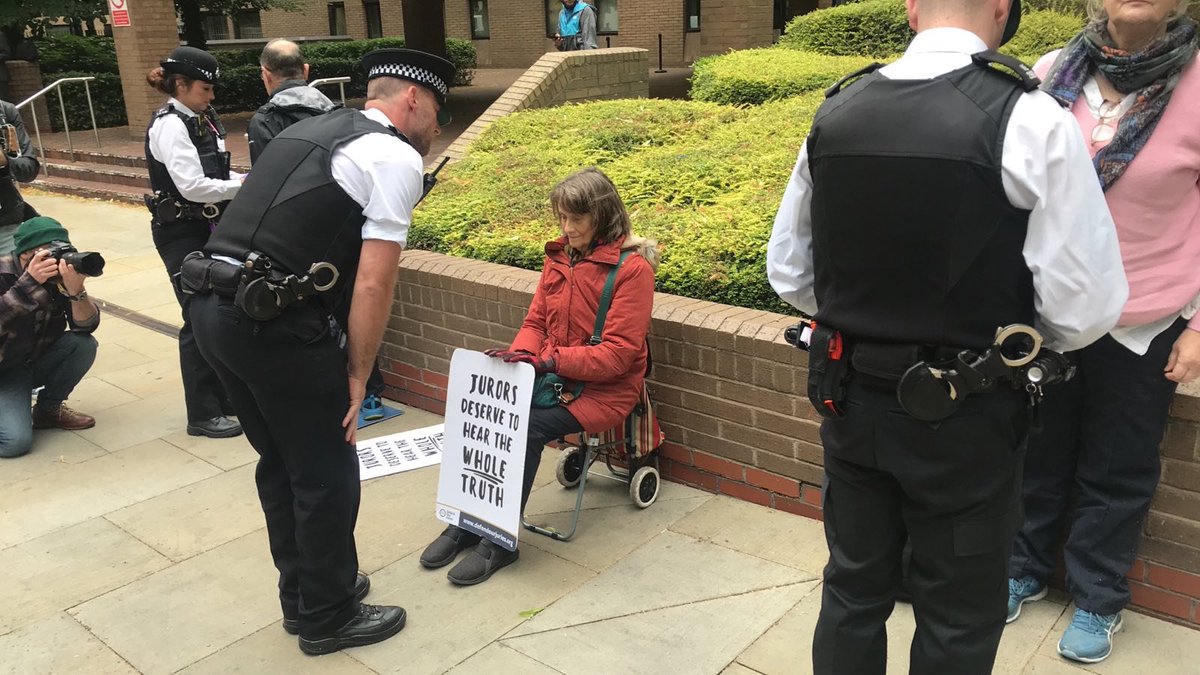 BREAKING: JUDGE DEFIES HIGH COURT RULING BY ORDERING ARREST OF 11 PEOPLE FOR HOLDING ‘WHOLE TRUTH’ SIGNS

Press release in full: docs.google.com/document/d/16b…