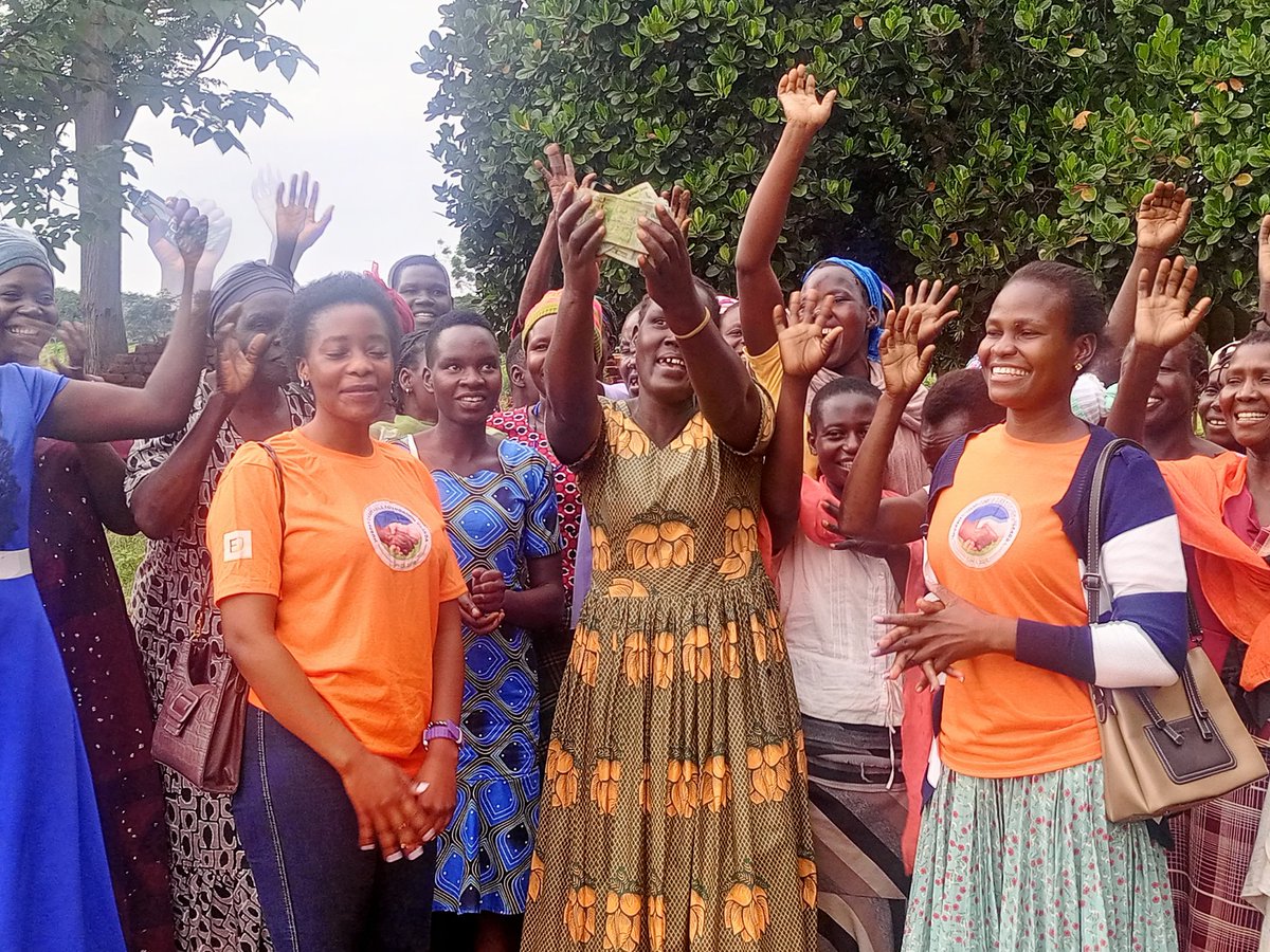 murphycharity_'s tweet photo. Exciting News! 

Murphy Charitable Foundation Uganda launches the Kind Loans Program, providing interest-free loans to empower vulnerable women!  Our goal: support 1M women across Uganda with free interest loans.
Yesterday, we started by distributing  micro-loans to women. https://t.co/yuygs1mFMW