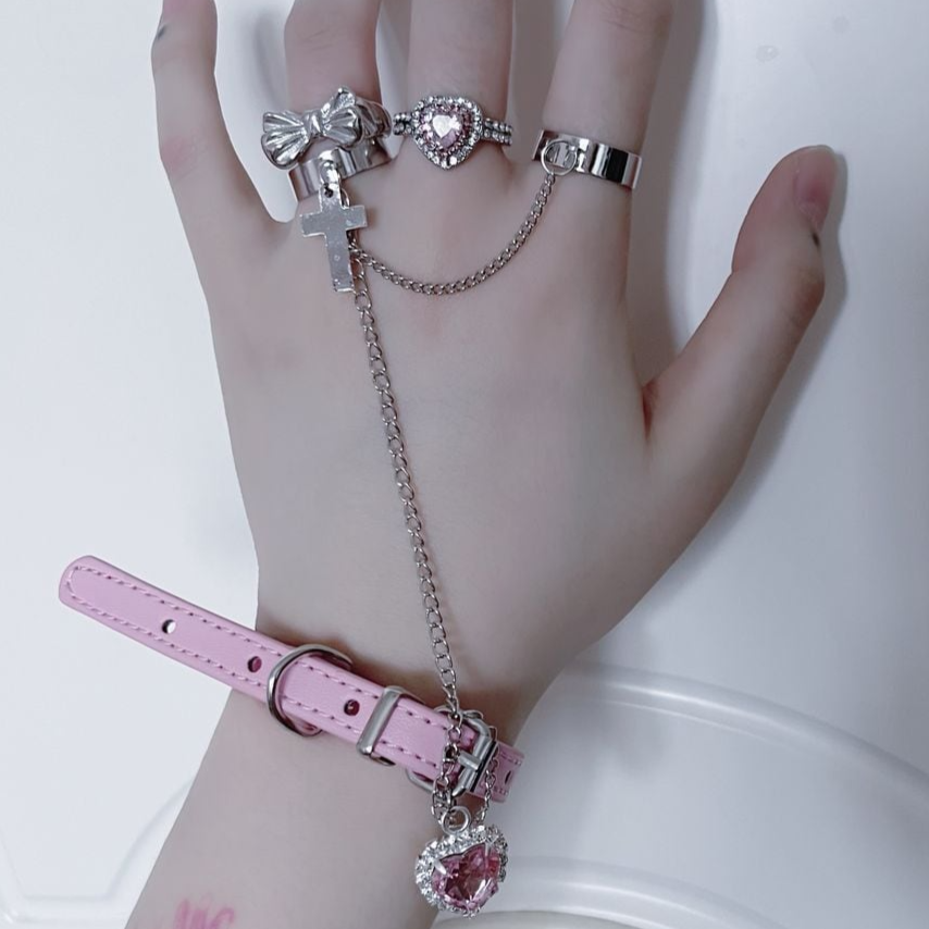 Maidens_Reve's tweet photo. 💕Maiden's Rêve
    プレゼントキャンペーン°˖✧

🎁地雷系チェーン付き指輪ブレスレット🎁
https://t.co/vgDom2GLFw

🎀参加条件🎀
→@Maidens_Reveをフォロー
→このツイートをRT

🎀締め切り🎀
　8月2日

❣ご希望のカラーをコメント/引用RTで当選確率アップ❣ https://t.co/qsFugxD4W9