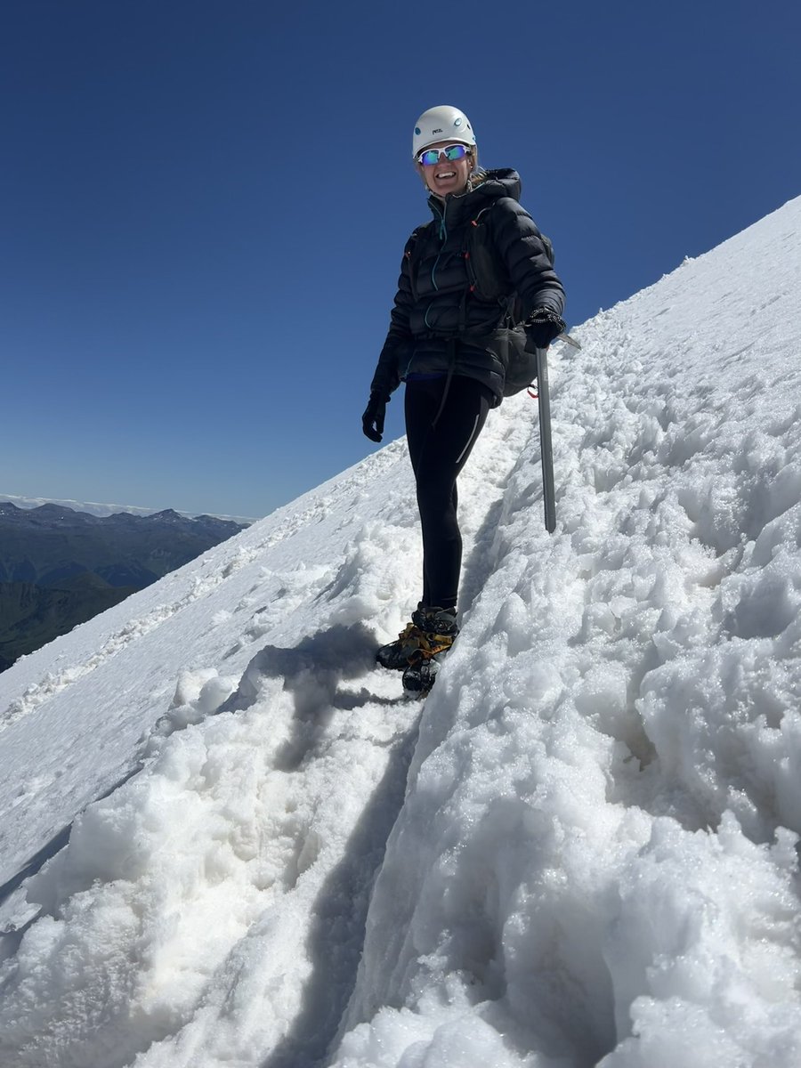 ratherbrunning's tweet image. Pico Aneto 3404m What a day for it! Late season snow made the traverse over what would normally be a rock field a lot easier. Not long left for this glacier unfortunately 😕 On top of the Pyrenees 🏔️🇪🇸💜