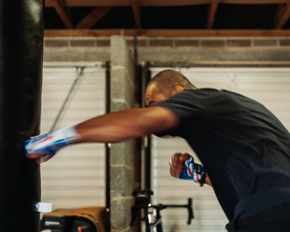 Putting in work.....
My biscuit and Haribo addiction has gotten out of hand - so decided to get some strength and conditioning training in my life.
#change #getfit #fitnessgoals #fitnessphotography