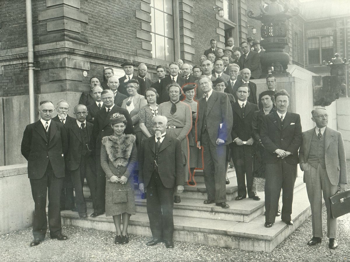 UBLeiden (@ubleiden) on Twitter photo She was born in Vienna, fled the Nazis to Leiden, studied Egyptology @unileiden, and was killed for who she was in Bergen-Belsen.
Now, the <a href="/MELibraryNL/">Middle Eastern Library Leiden</a> building bears her name: Herta Mohr.
Learn about #HertaMohr in the #UBLpodcast with Nicky van de Beek:
➡️edu.nl/mpmw3 She was born in Vienna, fled the Nazis to Leiden, studied Egyptology @unileiden, and was killed for who she was in Bergen-Belsen.
Now, the <a href="/MELibraryNL/">Middle Eastern Library Leiden</a> building bears her name: Herta Mohr.
Learn about #HertaMohr in the #UBLpodcast with Nicky van de Beek:
➡️edu.nl/mpmw3