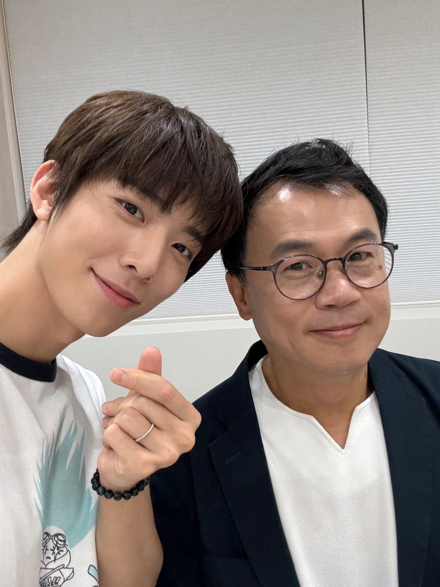 SF9_FANCLUB's tweet image. [#강수진과빛의덕후단] 아이돌한테 밥 차려주고 왔습니다🍚(feat. SF9 휘영) I 강수진의 만찬 ~출장편~

✔ youtu.be/7yMGJxAADD8

#SF9 #에스에프나인 #휘영 #HWIYOUNG #Traveling_Fish #IT_IS_L0VE_♥