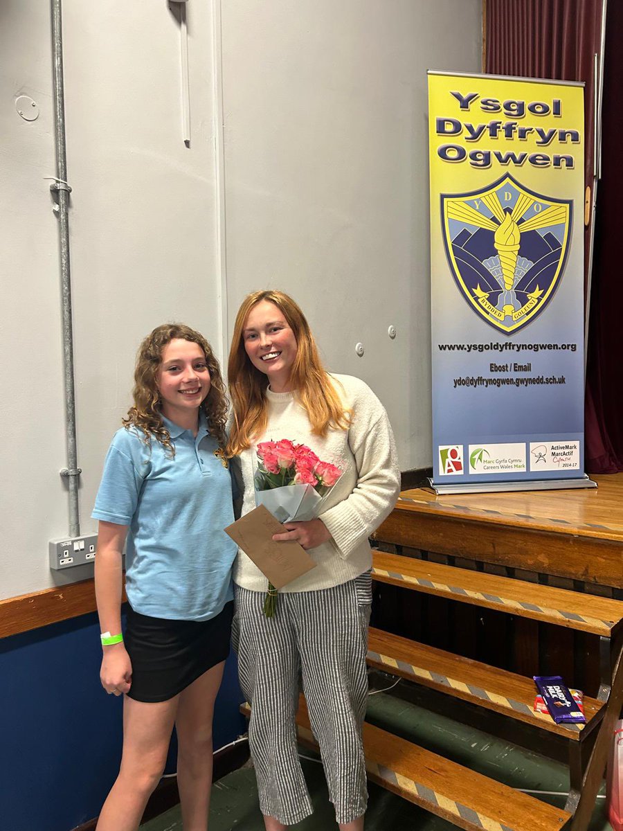 Cymraeg_YDO (@ydocymraeg) on Twitter photo Pob lwc Miss Hughes yn <a href="/YsgolyMoelwyn/">Ysgol y Moelwyn</a> mis Medi. Diolch am bob dim 🫶⭐️ #chwipoathrawes #dyfodoldisglair <a href="/DyffrynOgwen/">Ysgol Dyffryn Ogwen</a> Pob lwc Miss Hughes yn <a href="/YsgolyMoelwyn/">Ysgol y Moelwyn</a> mis Medi. Diolch am bob dim 🫶⭐️ #chwipoathrawes #dyfodoldisglair <a href="/DyffrynOgwen/">Ysgol Dyffryn Ogwen</a>