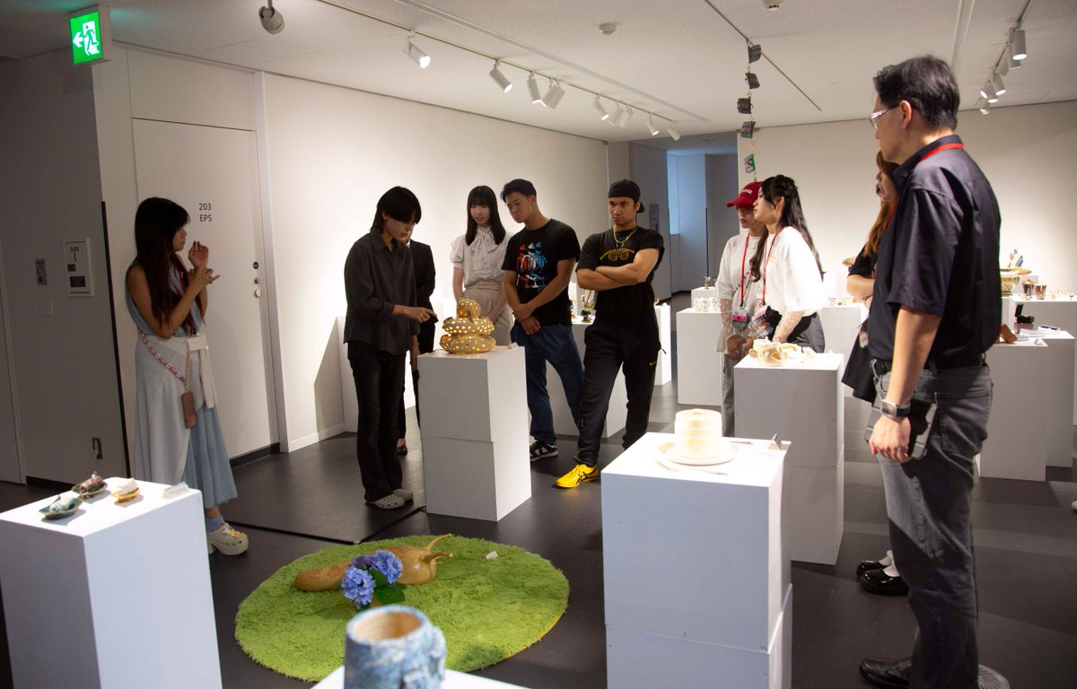 tagprojects's tweet image. 【TAG No.4 「微物観」オープニングセレモニーの様子】
「微物観」開催にあたり、先生や学生たちによる作品解説が行われました。
＃長栄大学＃玉川大学  #TAGprojects