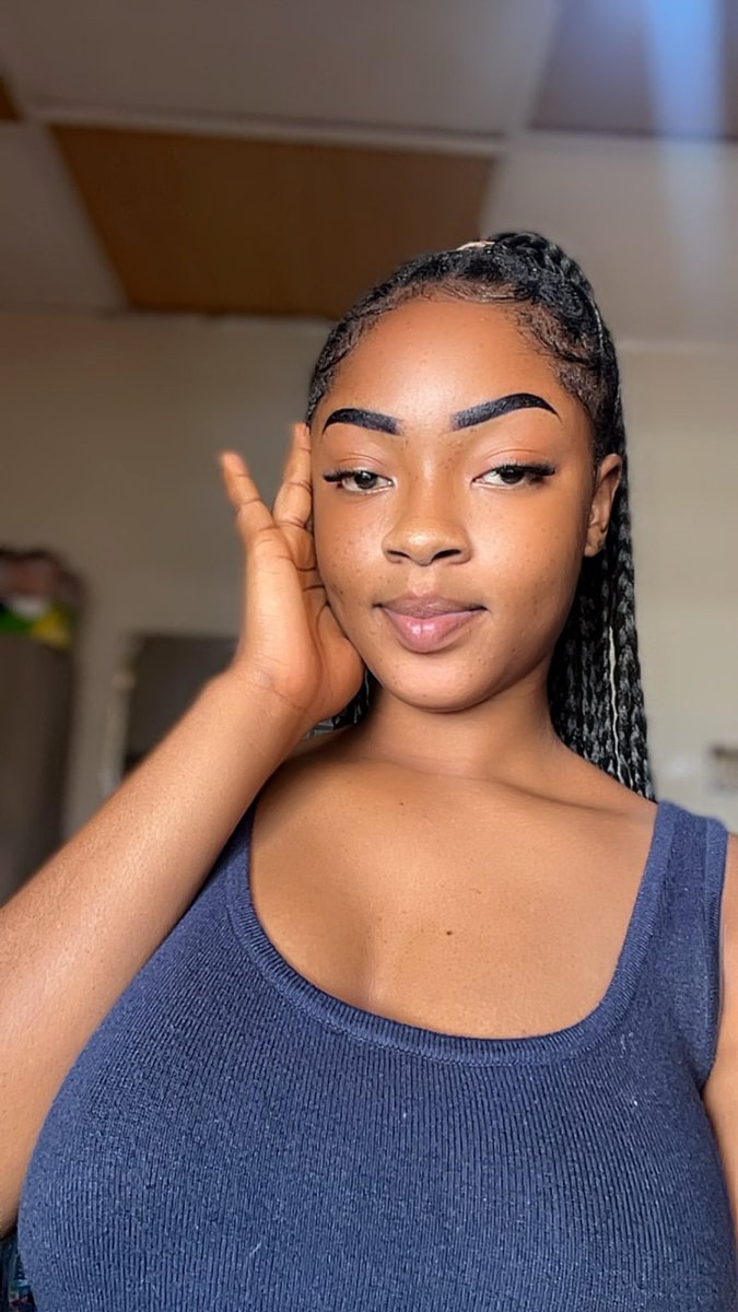 In case you forgot how cute I am 🌚