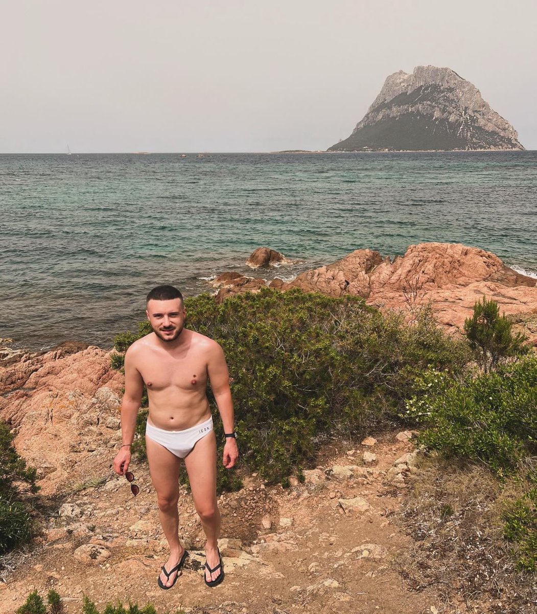 pierb1997's tweet photo. Sardegna ~ Costa Smeralda
@solomanzi_ita @BoysItalian @CuteHotBoys
@gayliciousITA @Gayitalia1 @gayitalianii
@macelleria2_0 @solomanzi_ita @hungry_slut2
@BoysFromitaly @_badboysworld_
#repost #retweet #instaselfie #instamoment #instamens #neg #likeforlikes #mensstyle #mensfashion https://t.co/w43L5BFBcO