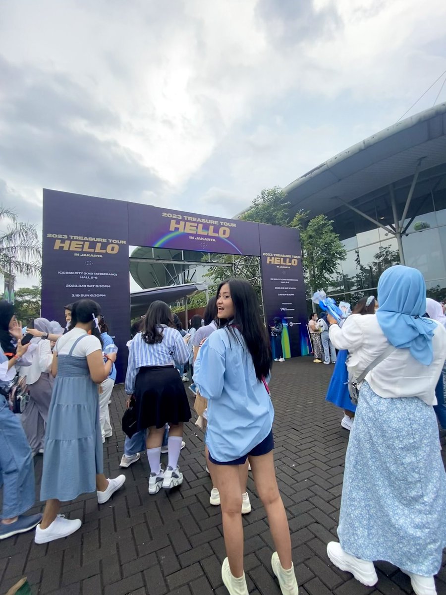 sengchool's tweet photo. hello tour ⭐️               reboot tour 🌟 https://t.co/VwUUquS1S0