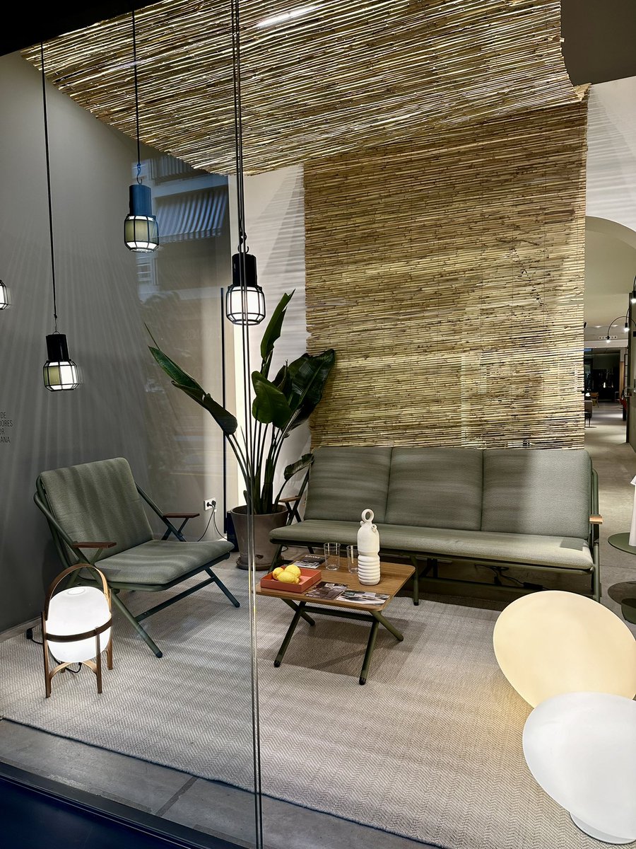 Cosín showroom 

En nuestro escaparate Garda de <a href="/BivaqOfficial/">Bivaq</a>, una colección mobiliario de exterior que destaca por su línea funcional, contemporánea, pensada para ser vivida. 

Descubre todas sus opciones en #CosínRoom

#Cosín #outdoorfurniture #design #interiordesign #València