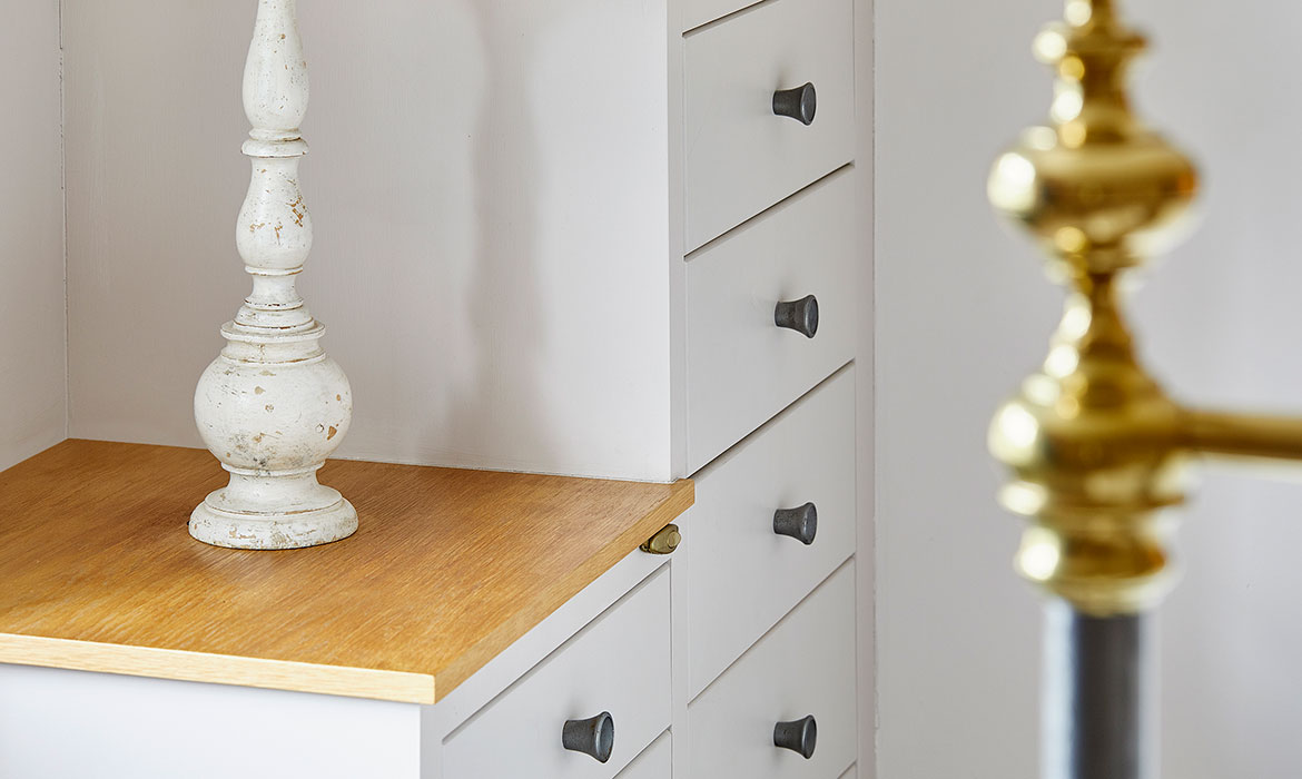 Are you looking for handmade built in furniture?
Look no further!
We've created everything from boot room storage to under eaves drawers, right through to library units &amp; bedroom furniture.
Call now for a FREE quote
ow.ly/vr8q50SsHKk
#builtinfurniture #storage #unique
