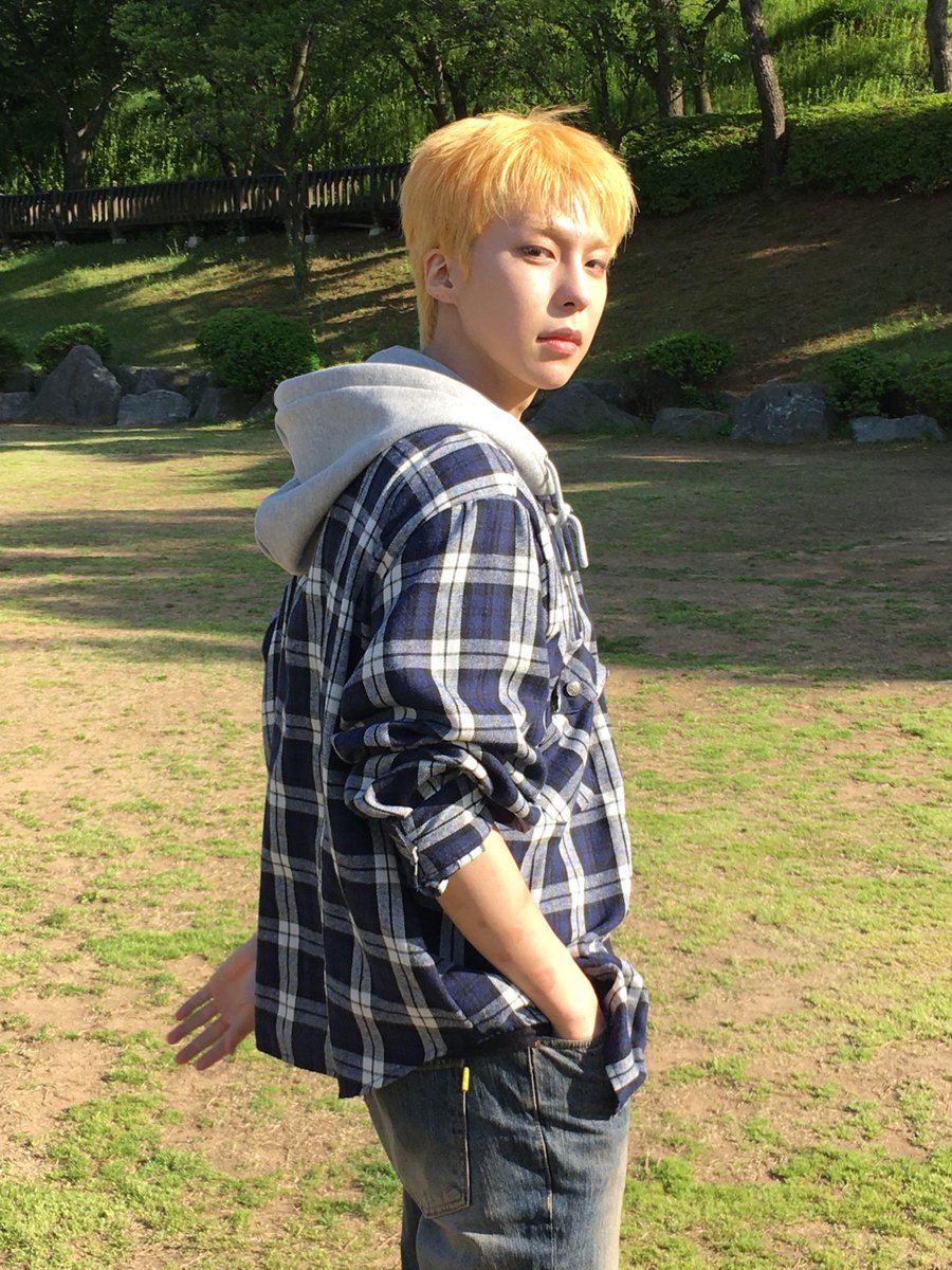 쨍쨍☀️

#SHIN #이신