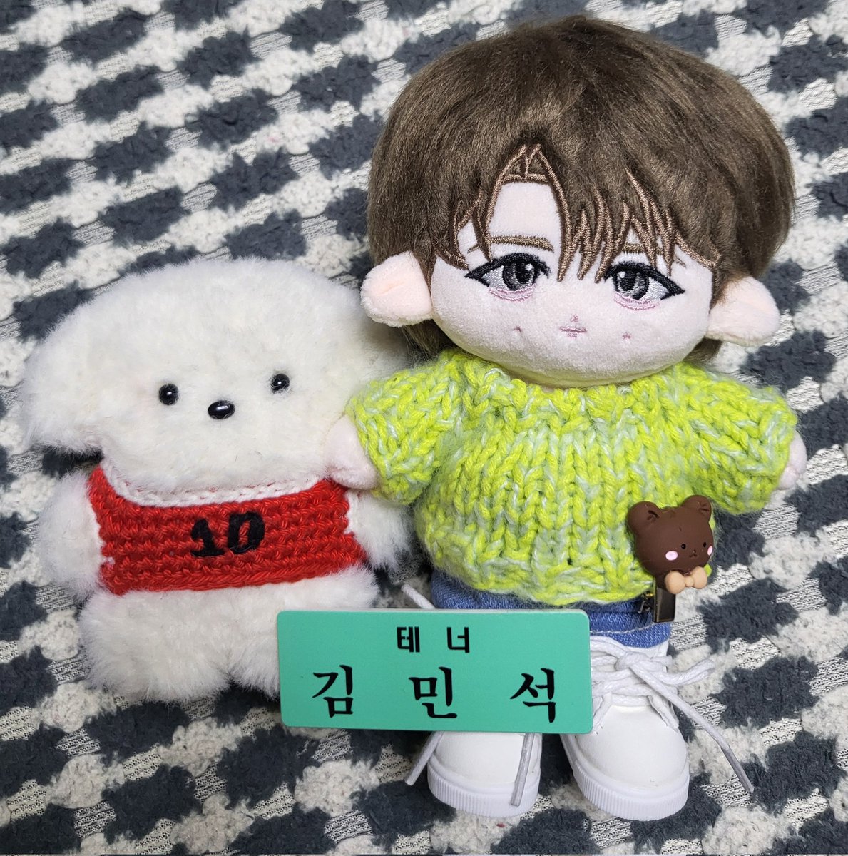 millk_0923's tweet photo. 꺅😆
우리 밀순이랑 오늘 도착한✈️
15cm 밍서기랑 ㅎㅎ 
넘 보고싶다!! 테너 김민석님 🤍🤍 https://t.co/JG9yYLthbB