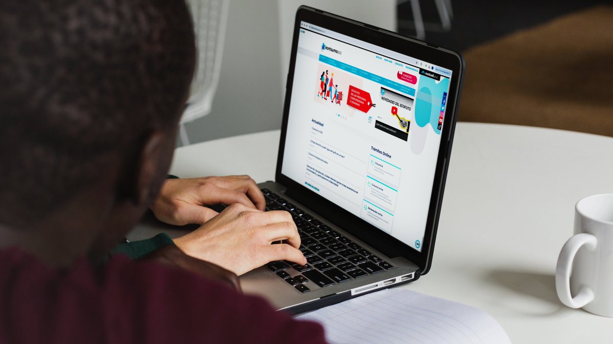bilbomatica's tweet image. Modernizamos el portal web de #KontsumoBide, que verá la luz durante este año, adaptándolo a las nuevas necesidades y demandas de la ciudadanía 🚀​. 

Te lo contamos ➡️​ bilbomatica.es/es/noticia/mod…