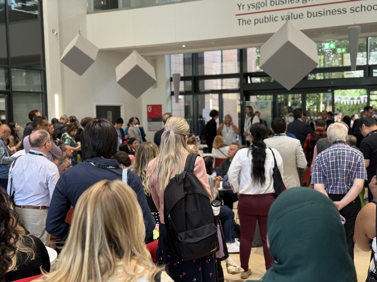 Today we kick off the Academy of Marketing Conference Cardiff 2024, on 'Marketing: Fusing resilience and power for public value – igniting marketing’s social spirit'. And what a lovely audience we have! We hope you enjoy it :)
#AcademyofMarketing #acadmarketing2024
