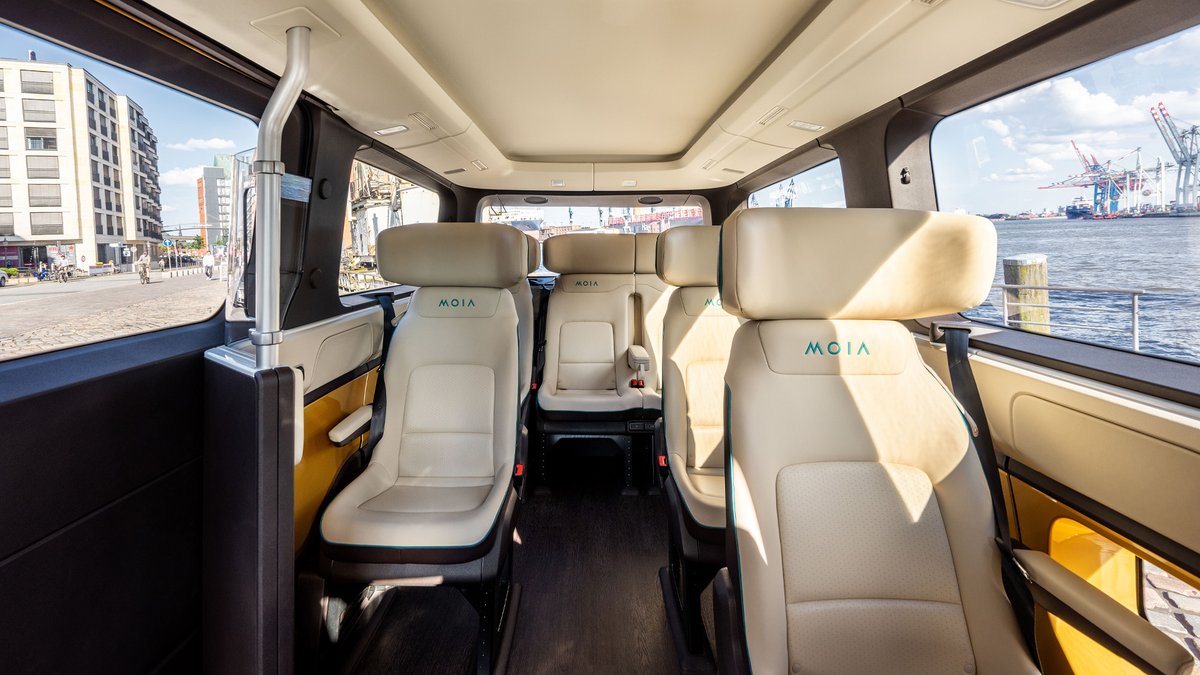 VWGroup's tweet photo. The latest news from @MOIAmobility!

MOIA strengthens public transport in #Hamburg. For the last 1,5 years MOIA has served:
⭐️ 42K rides for wheelchair users
⭐️ 400K free rides for severely disabled people
⭐️ 660K trips to / from new areas of Hamburg

🤔 Have you used a MOIA yet? https://t.co/4uVIS1iAtp