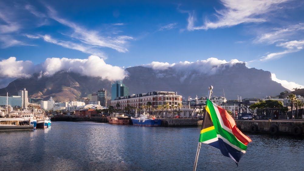SobAlert's tweet photo. A @SobAlert winter in #CapeTown with @TableMountainNP in the background.
#TuesdayTravel 
#SobAlert #ultralifestyle #energy 
#Health 
#Immunebooster 
#Natural 
#Liver 
#Food 
#Alcohol 
#nohangover 
#JulyFourth
#TRLT
#worldcup2024 https://t.co/pVcDaMyv5D