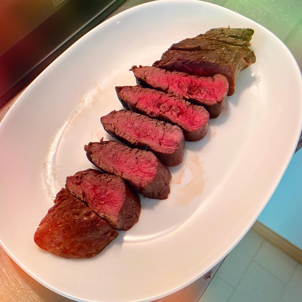 alice2501's tweet photo. 冷凍庫いっぱいに詰め込んだ鹿肉が食べても食べても減りません🦌😋🍴 https://t.co/0JJ4LNInrg