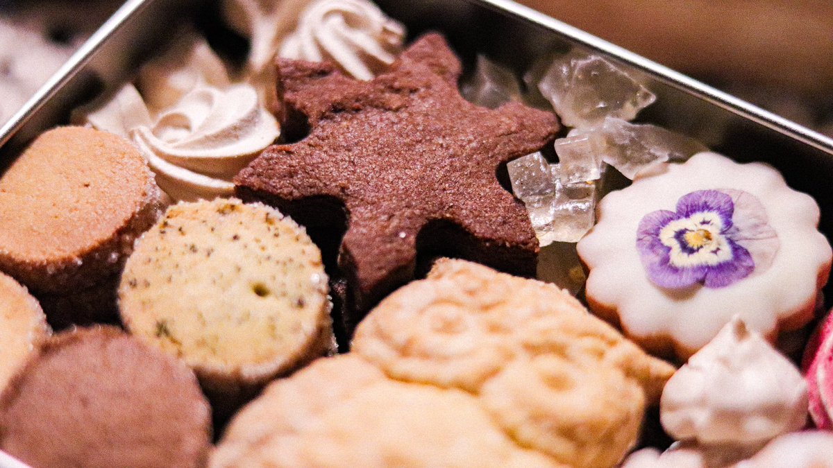 自分でつくれる洋菓子 自分でつくれる洋菓子(宮川敏子) / 古本、中古本、古書籍の通販