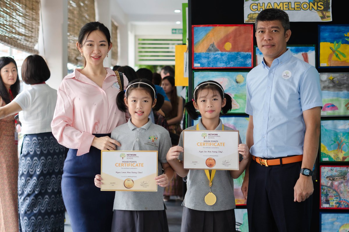 NISYangon's tweet photo. 🎉🥇𝗬𝗲𝗮𝗿 𝟰 &amp; 𝟱 𝗖𝗲𝗹𝗲𝗯𝗿𝗮𝘁𝗶𝗼𝗻 𝗔𝘀𝘀𝗲𝗺𝗯𝗹𝘆 𝗛𝗶𝗴𝗵𝗹𝗶𝗴𝗵𝘁𝘀!
We had an amazing time at our Year 4 &amp; 5 Celebration Assembly on Wednesday, as our parents joined us to celebrate the fantastic achievements of their children!

#NetworkInternationalSchool #Primary https://t.co/jRgYAjikhn