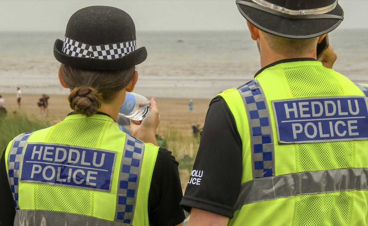 📊 POLICE UNIFORMS SURVEY

The <a href="/PFEW_HQ/">Police Federation of England and Wales</a> has launched a survey to find out members’ views on police uniform and is working with researchers at Lancaster University on the project.
Is the uniform fit for purpose? Does it make you feel proud to be an officer?
bit.ly/3L8w3L6