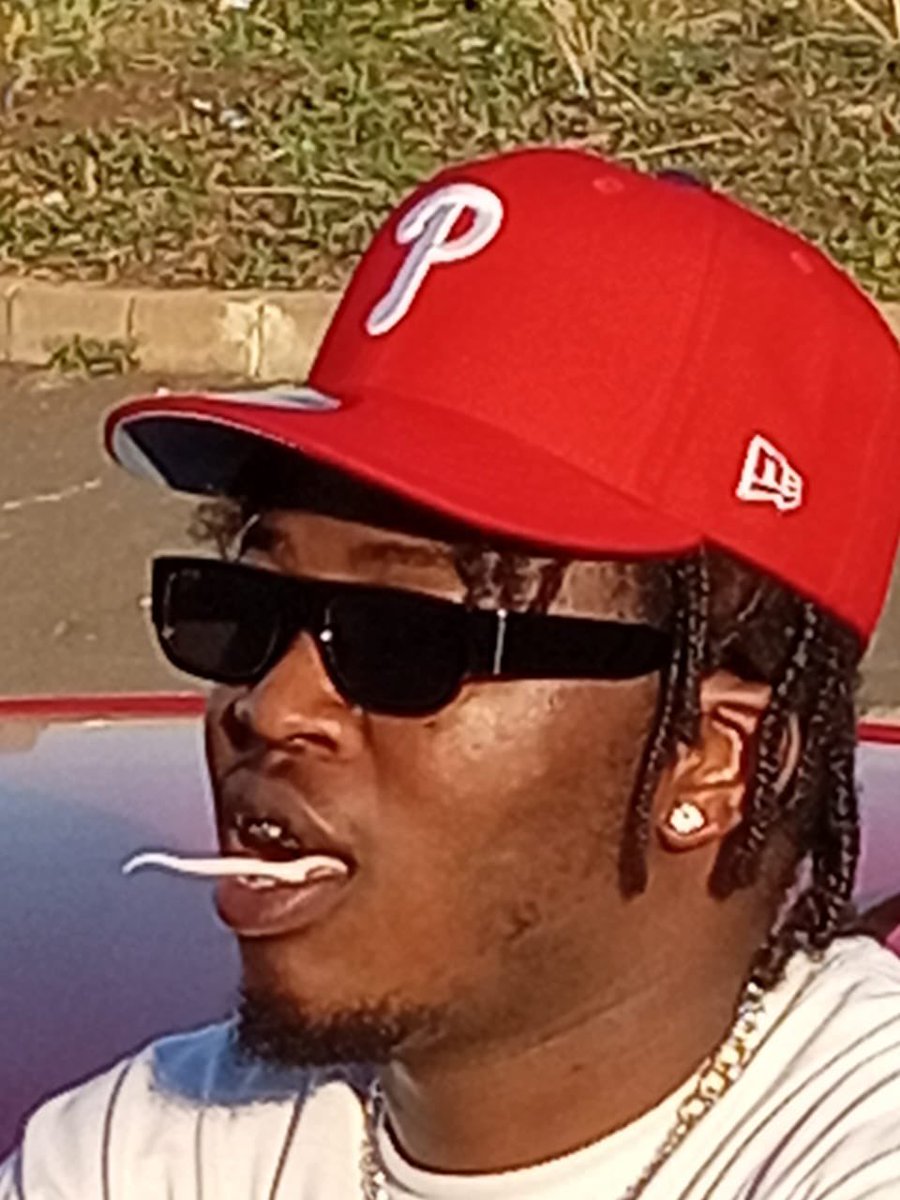 Captain 9'5 tweet media