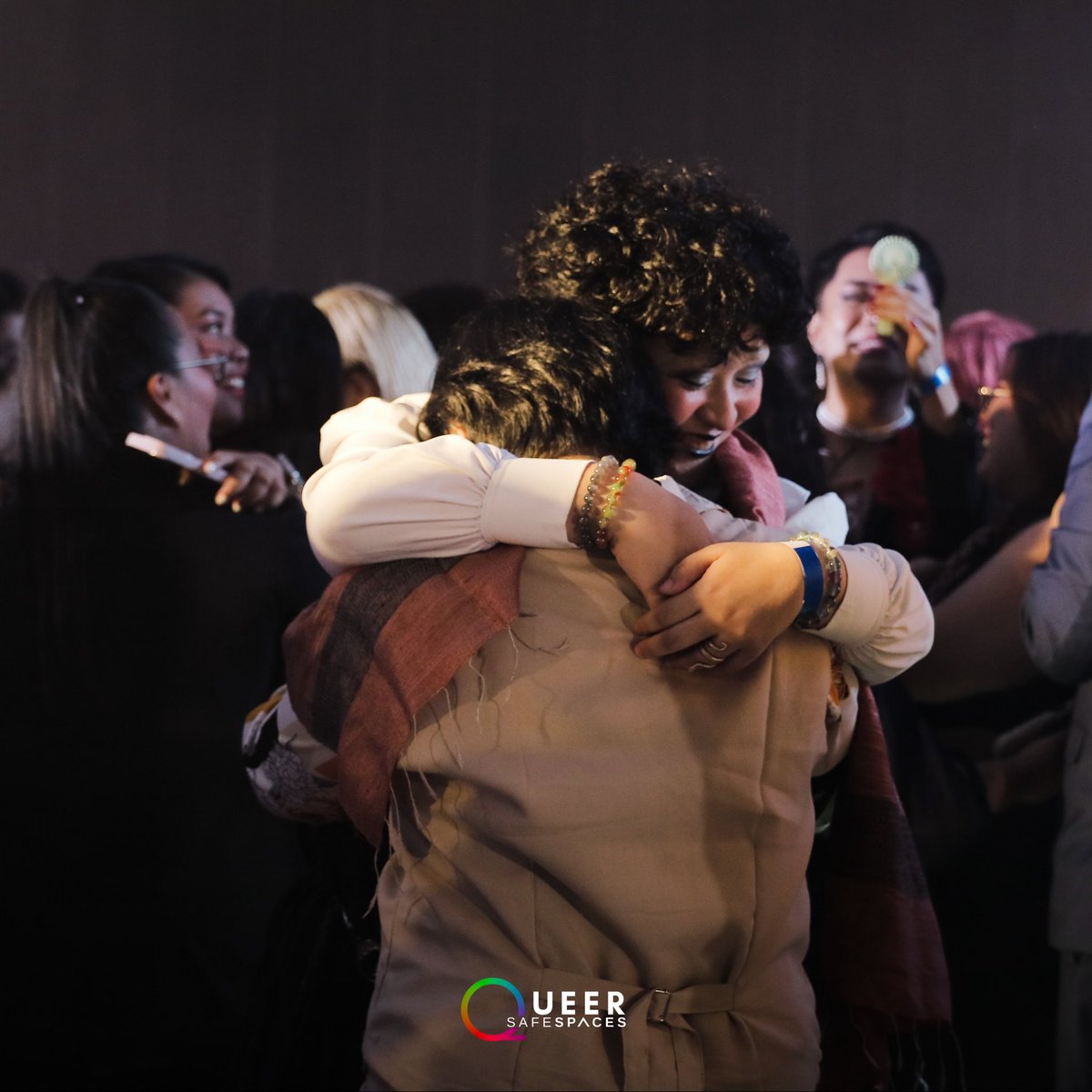 queersafespaces's tweet photo. For some #QueerPromPH attendees, being serenaded by @nicadelrosario while sharing special moments on the dance floor helped them reclaim their prom experience. ๐ฅบ
We hope to share that safe space with you again next year at Queer Prom! ๐ณ๏ธโ๐
#QueerSafeSpaces #YouBelongHere https://t.co/bdvUN7CzrA