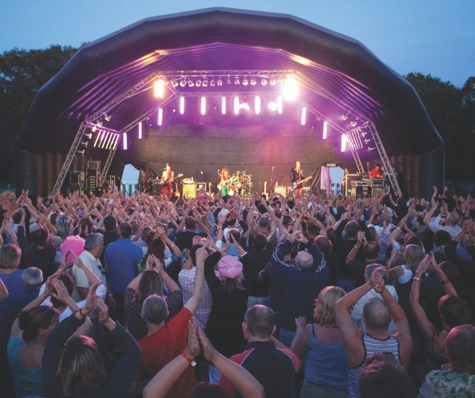 WokinghamBC's tweet photo. 🤩 LAST CHANCE for discount tickets to Marvellous Festival at Dinton Pastures Country Park from 19 to 21 July
🎷 14 world-class tributes
🎧 Silent disco
🎡 Big Kids' Village and free activities
🥂 Food stalls and fully licensed bars
👉Enjoy 5% off tickets using the code OUR21ST https://t.co/iuKGFgOx2I