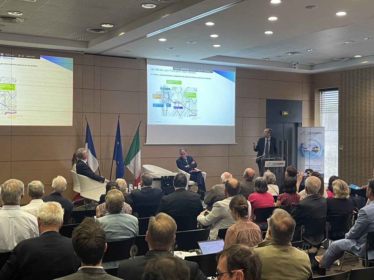 🎙️ @MatthieuCHABANEL, PDG de @SNCFreseau, invité d’honneur de la Transalpine pour présenter la prochaine grande étape de la section française 🇫🇷 du #LyonTurin. 

Après dix ans d’attente depuis la DUP de 2013, le projet s’apprête à passer à la vitesse supérieure…