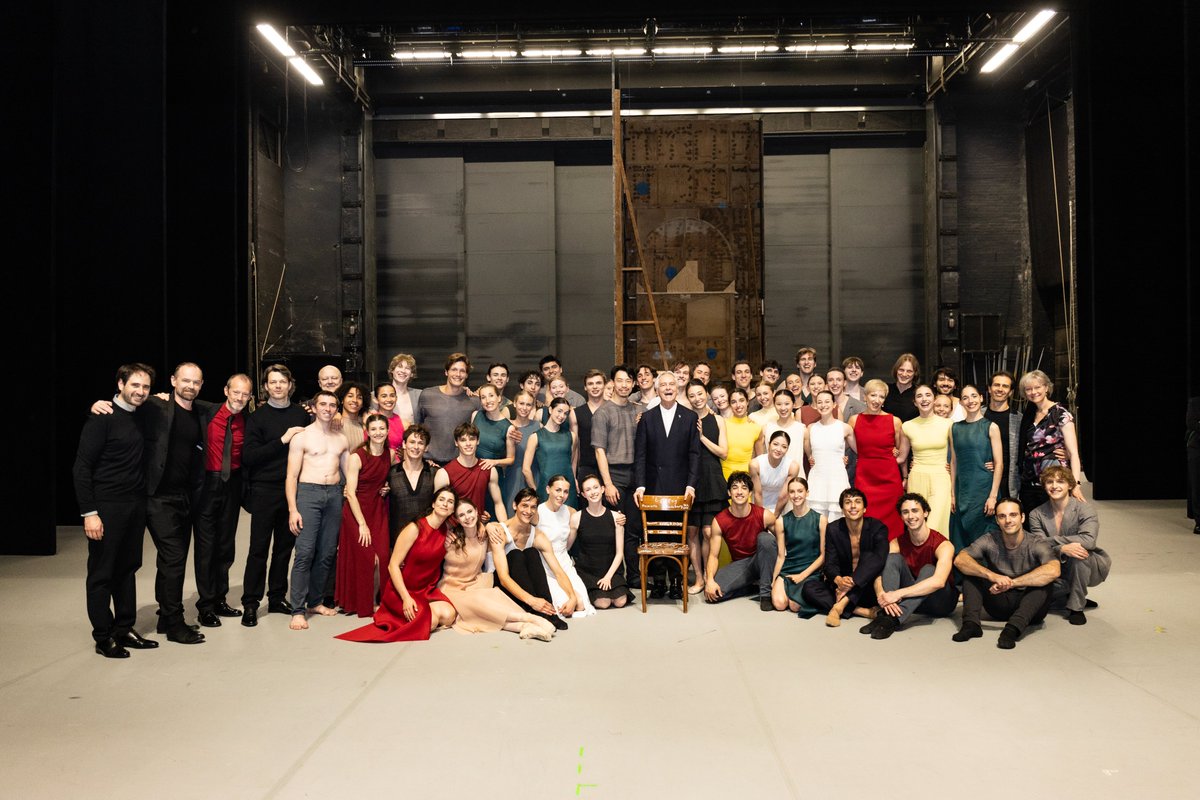 Hamburg Ballet (@hamburgballett) on Twitter photo Hamburg Ballet family picture after the world premiere of John Neumeier´s new creation "Epilogue" 🌟Photo <a href="/kiranwest/">Kiran West</a> Hamburg Ballet family picture after the world premiere of John Neumeier´s new creation "Epilogue" 🌟Photo <a href="/kiranwest/">Kiran West</a>
