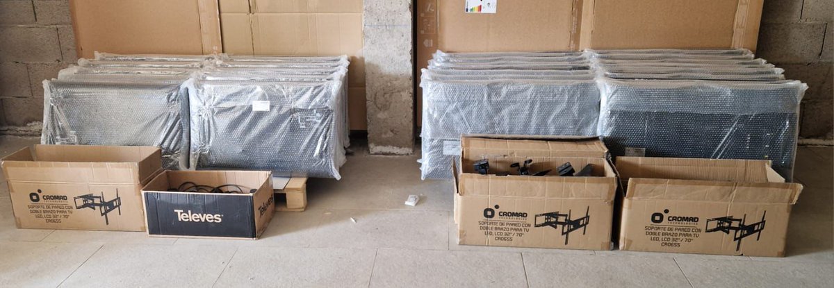 FundacionAH's tweet photo. ADRIAN Hoteles junto a nuestra Fundación sigue reutilizando todo aquello de lo que disponen en buenas condiciones y no se vaya a seguir utilizando. Se han donado 50 TVs al Hospital Universitario Nuestra Señora de La Candelaria. 

#fundacionadrianhoteles #ong #adrianhoteles #huc https://t.co/BOOJFogYsk
