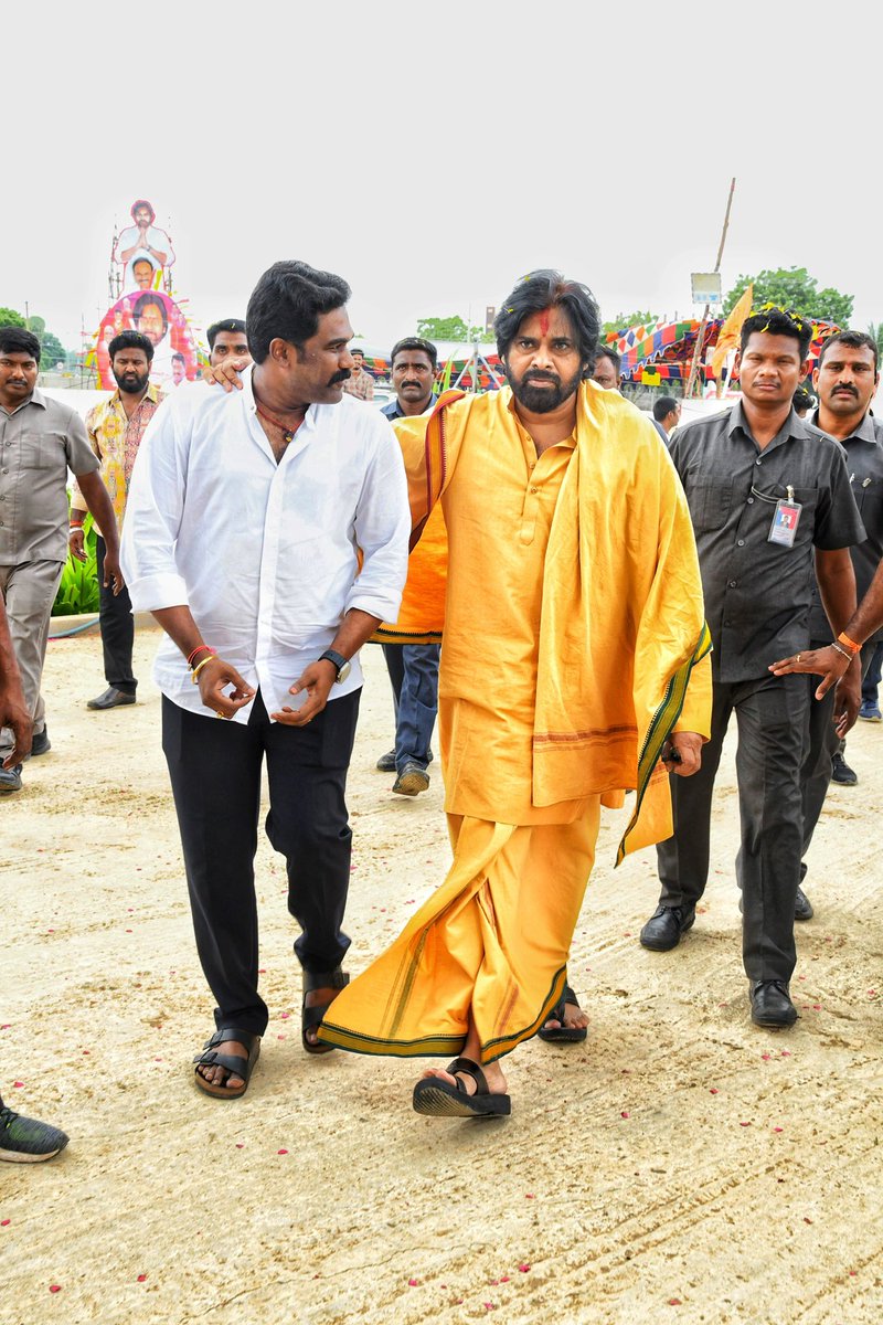 DrSandeepJSP's tweet image. It doesn’t matter where you are going. It matters who is beside you.

@PawanKalyan 

#JSPForNewAgePolitics