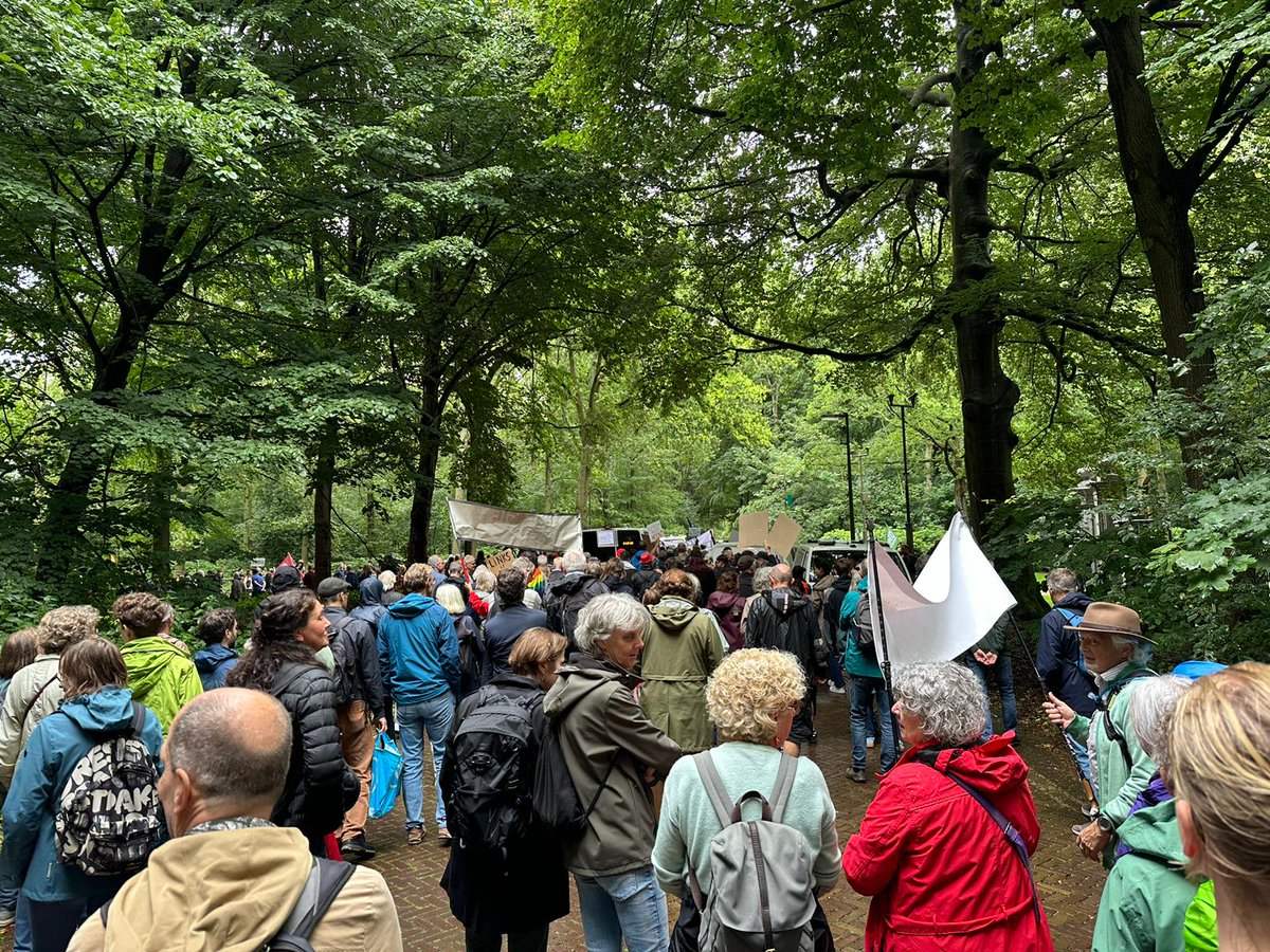 genderplatform's tweet photo. WO=MEN staat voor een gezonde democratische rechtsstaat. Dit betekent dat we als burgers en organisaties mee kunnen beslissen bij belangrijke besluiten en meedoen bij de uitvoering. En dat we de overheid vrij mogen aanspreken op het beleid en de wetten.
👉 https://t.co/JMJcxD1kMf https://t.co/9SNVT7Qyp1