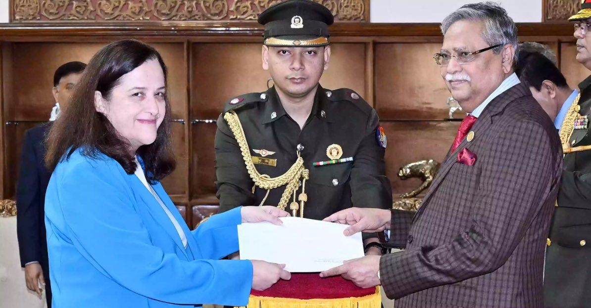 Greece in India tweet media