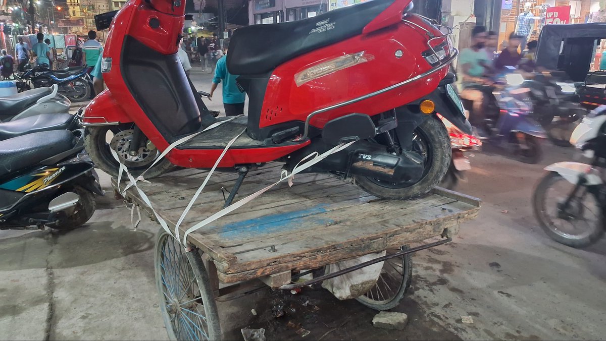 Ctet_'s tweet photo. @tvsiqube Go for a ride in your tvs iqube and return on pushing temo. https://t.co/qomFV1KmNi