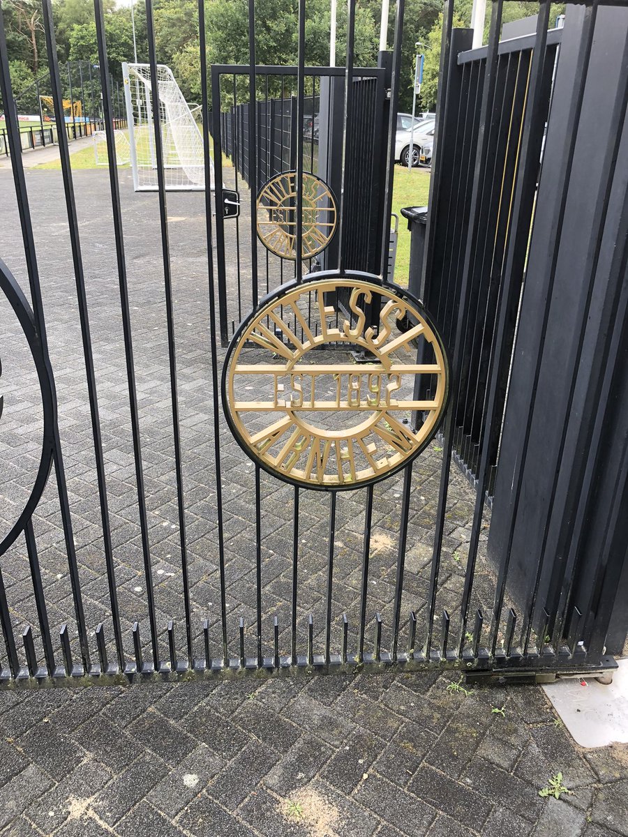 Namens <a href="/NUnl/">NU.nl</a> op bezoek bij <a href="/MijnVitesse/">Vitesse</a> dat wel/niet/wel/niet/toch wel//toch weer niet/23.59 misschien wel blijft bestaan. Maar de proflicentie is nog niet terug.