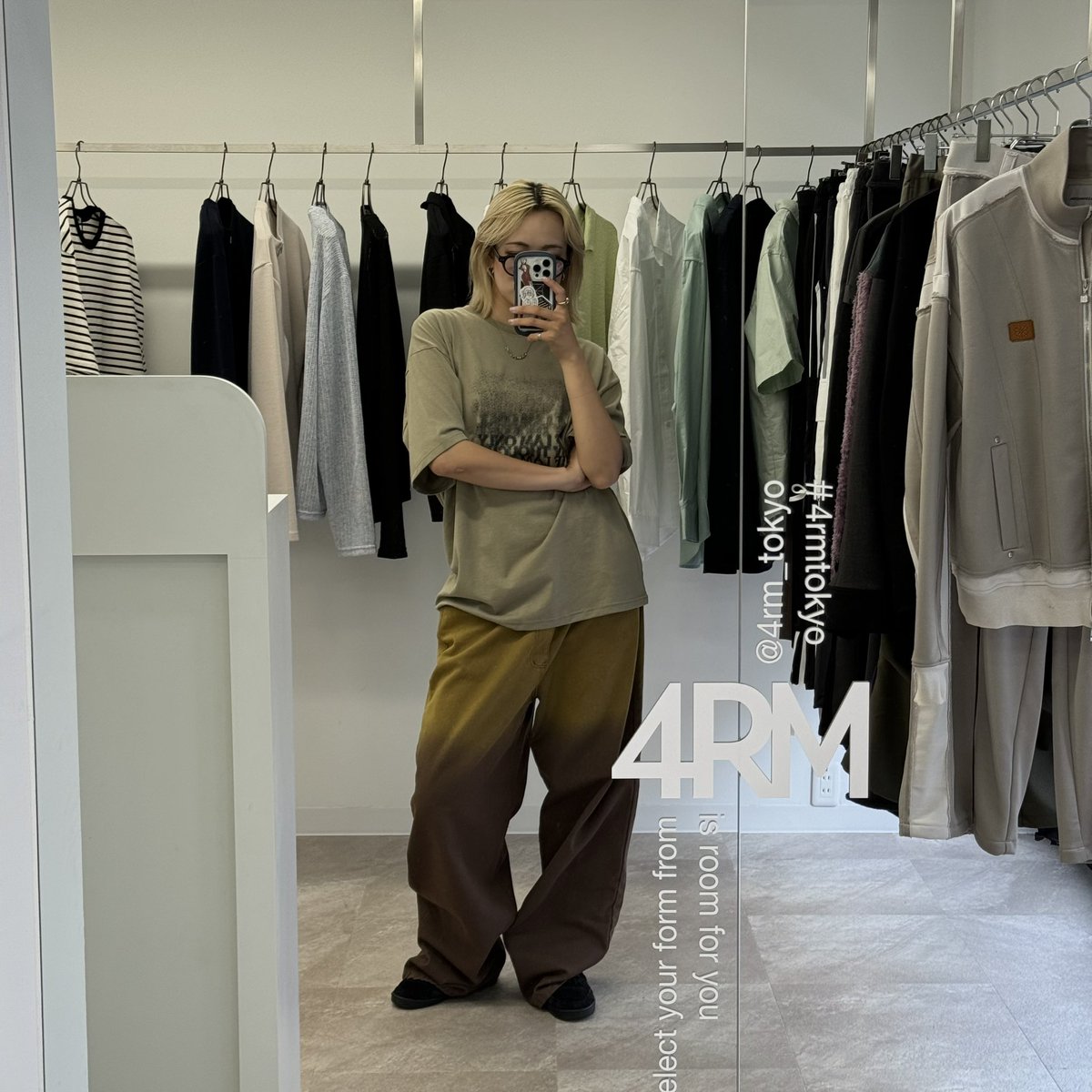 4RM_TOKYO's tweet photo. 『Select shop 4RM』
Flagship store : AM 11:00~PM 19:00 Everyday
Avant-garde fashion 
Online store : 5/25 open

Store address : 東京都 渋谷区 恵比寿 1-15-3 
  Ebisu,1-15-3 Shibuya, Tokyo

#4rm
#4rmtokyo
#selectshop
#セレクトショップ
#韓国ファッション
#韓国ストリート https://t.co/0EFzenQxQn