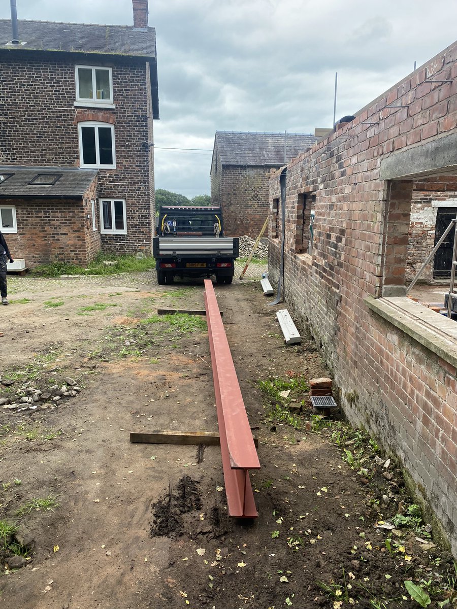 Go big or go home, that’s our Motto at #UkSameday &amp; <a href="/jaksteelsupply/">JAK Steel</a>, 8.5m steel delivered to site! 🚚 #UKn01Courier