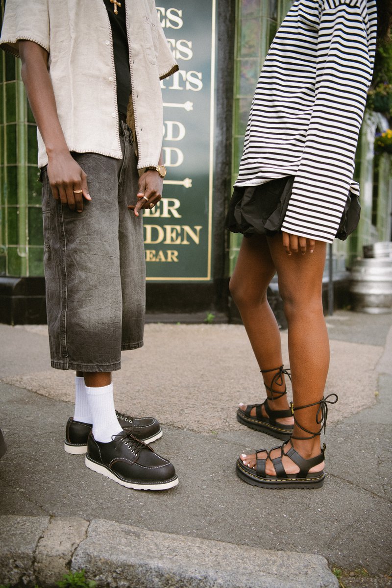 SUN‘S OUT 🌞🍹

Lace up your favourite pair and head out to enjoy it while it lasts! We recommend some of tours most premium footwear for this occasion, of course!

#NewBalance #RedWing #DrMartens