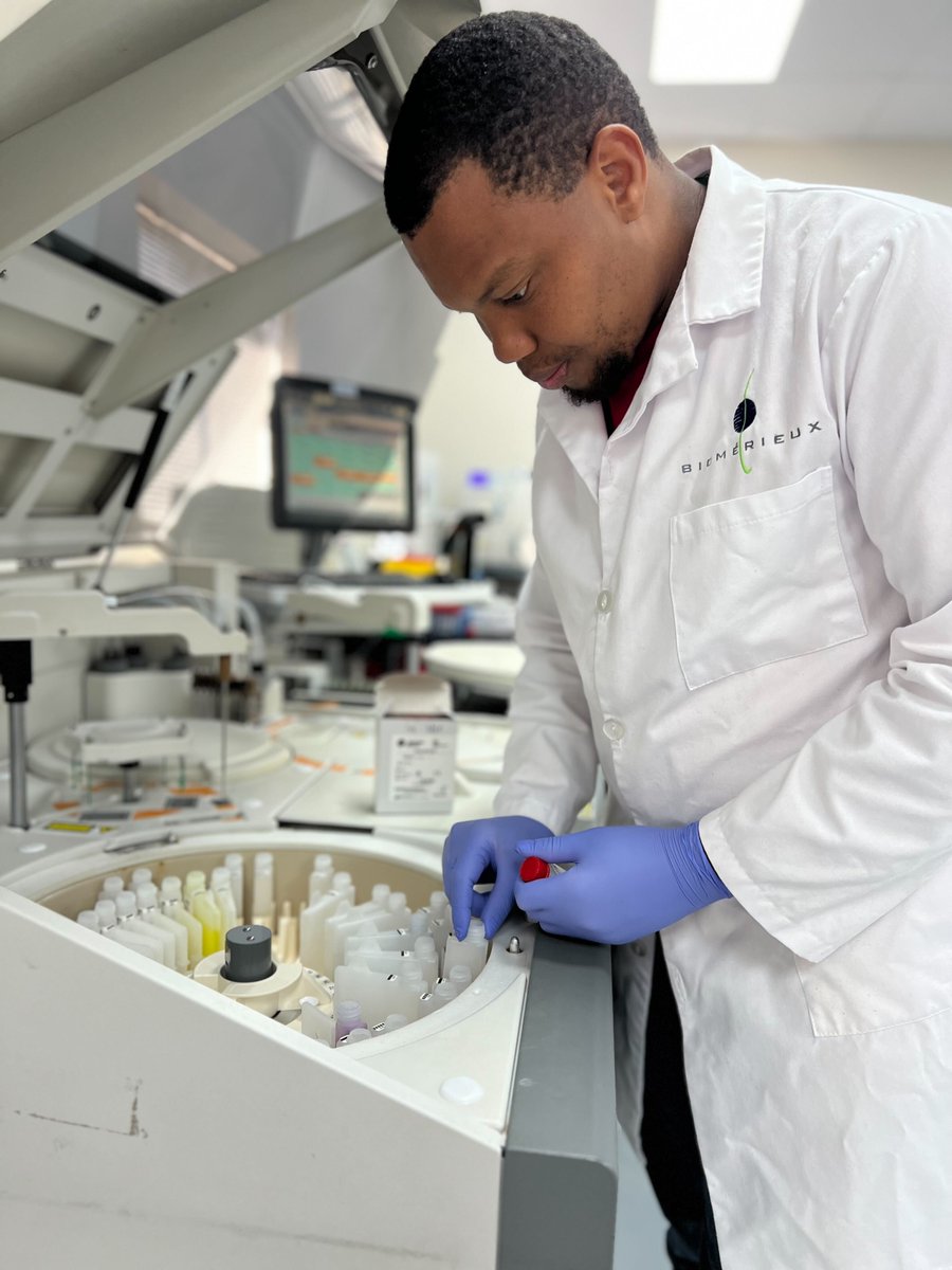 LukeCommission's tweet image. 🔬 Lab collection, testing, and analysis 🧪

Our in-house laboratory enables comprehensive patient care, ensuring accurate diagnostics and timely treatment. 💙

#LabServices #MedicalInnovation #MedicalLab #Diagnostics