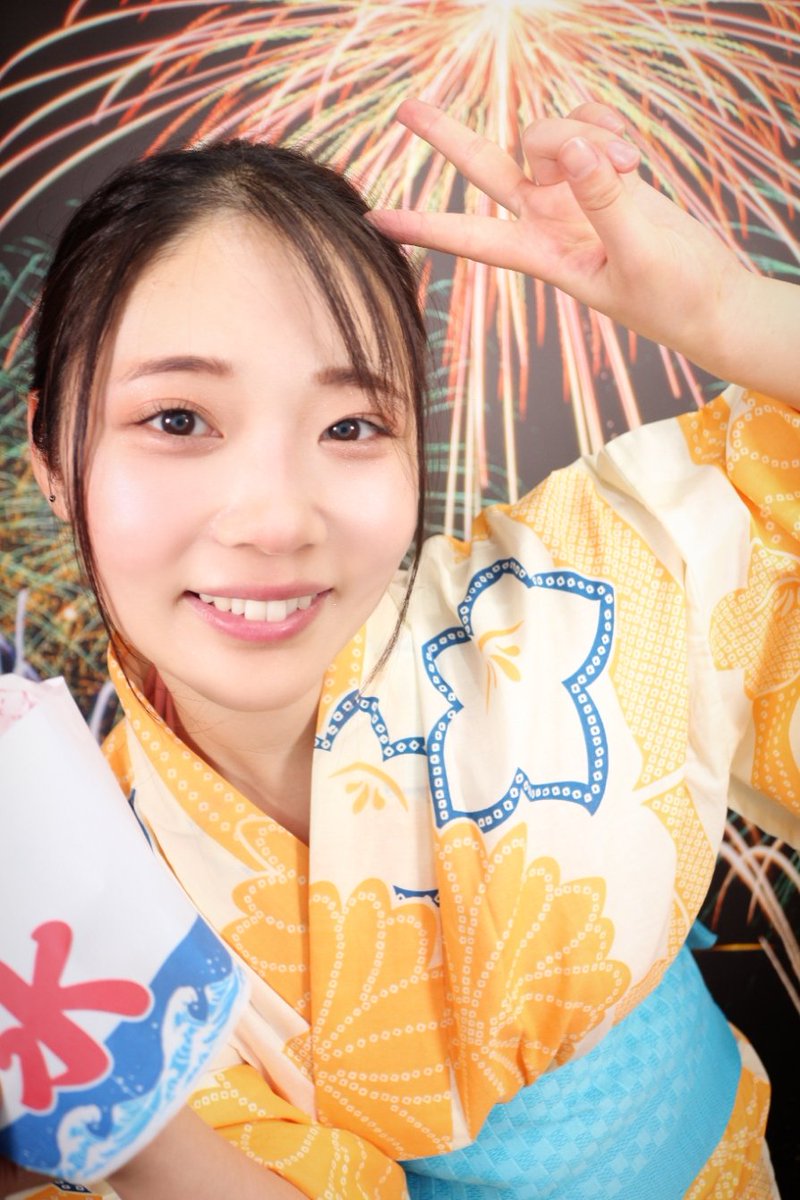 2_22kfc's tweet photo. 2024年06月30日(日)
買取りまっくす岡山南店
二葉エマさん(@futaba_ema_LIFE)
安定の面白さと抜群の可愛さで今年も岡山イベントを盛り上げて頂きました🎆🍧😎✨
※写真の掲載許可頂きました(。・ω・。)ゞ
#二葉エマ
#カリソマ委員会
#LIFEPROMOTION
#マーガリン
#浴衣の着付け一人で出来ます https://t.co/xoYTLkXIvo