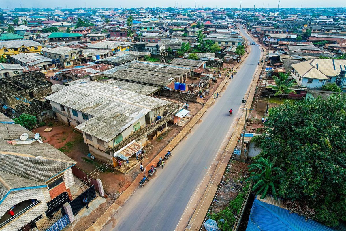 sfojoemmanuela's tweet photo. Joju-Iyana Ota Road in Ado Odo Ota Local Government Area 

#DapoIsFixingOgunRoads
#OgunInfrastructureDevelopment
#OgunState 
#DapoAbiodun https://t.co/NTqI5lZKu8