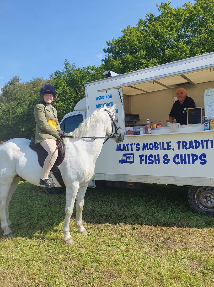 matts_mobile22's tweet photo. It’s Tuesday which means it’s #chippytuesday so why not trot up to @thewindsor1 Marple Bridge and treat yourself to #chippydinneror #chippytea

We are here from 12 till late, ‘Pensioners Special’ 12 till 3pm

See you on the hill later for scrumptious #fishandchips https://t.co/T9bV8vbNse