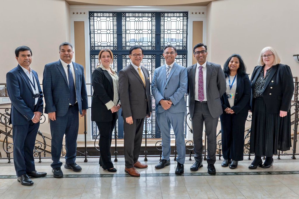 UNITAR_ED's tweet image. Good to also meet with University of Wolverhampton's Vice Chancellor and senior staff. @Profmvreddy