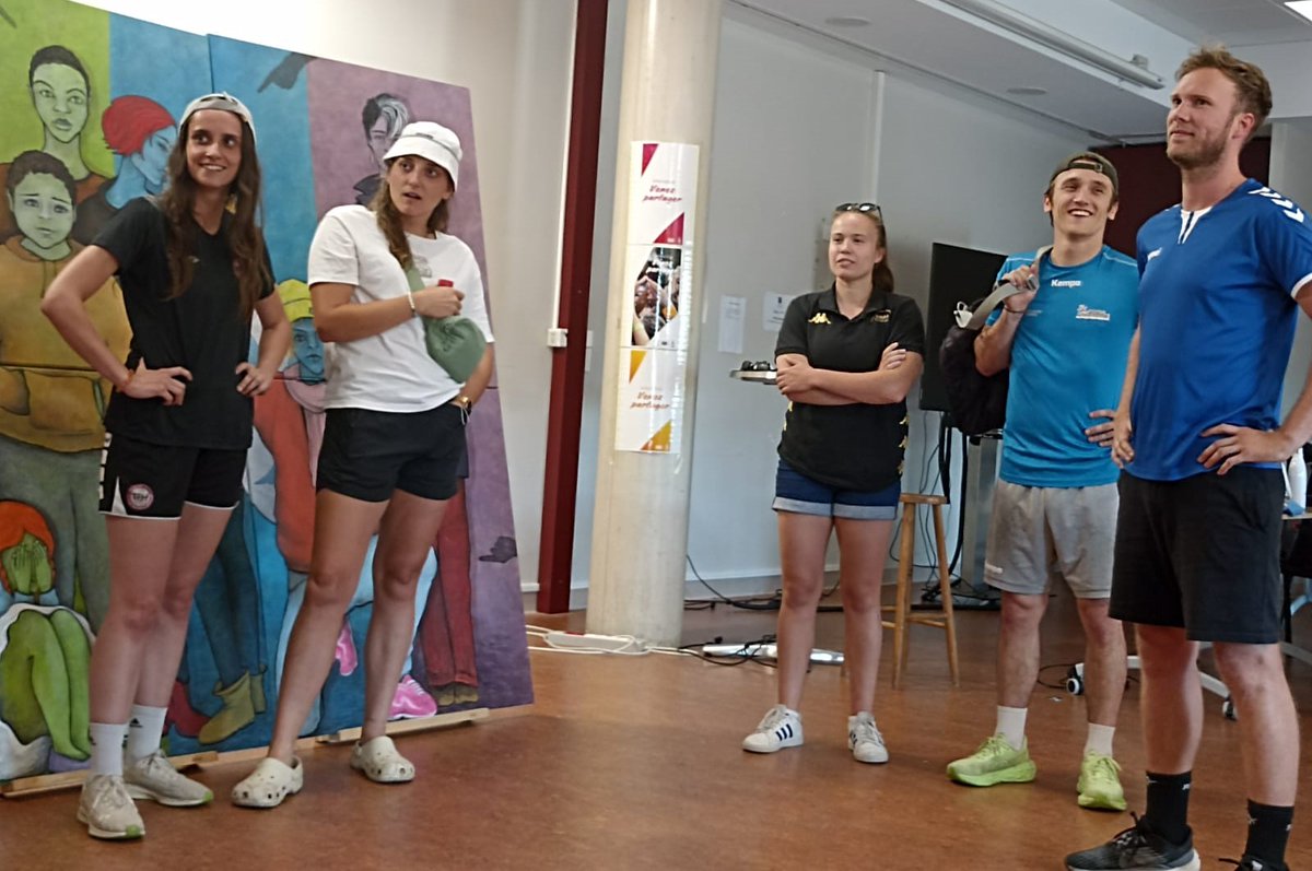 CTrimaran's tweet photo. À Montpellier, c'est avec les handballeurs que nous avons joués  "Nous Sommes Tous" Avec notre équipe, un groupe de sportifs motivés et intéressants qui nous ont proposé de nombreux échanges pertinents.  Bravo pour ces prestations 
Merci à Anne Soyer et @HuguesAugier 
@ffhandball https://t.co/Tkndn74hjN